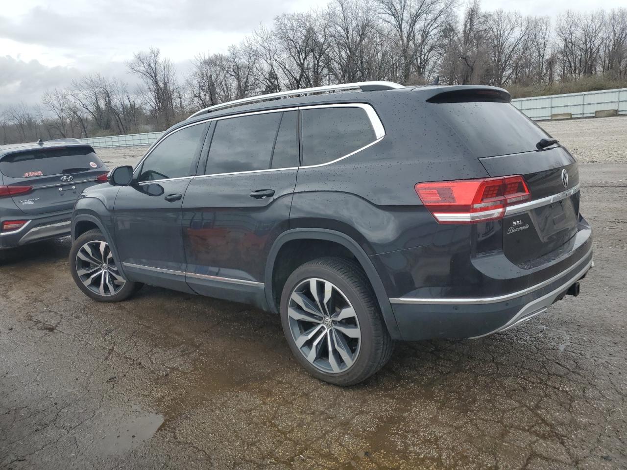 Photo 1 VIN: 1V2NR2CA1KC556488 - VOLKSWAGEN ATLAS 