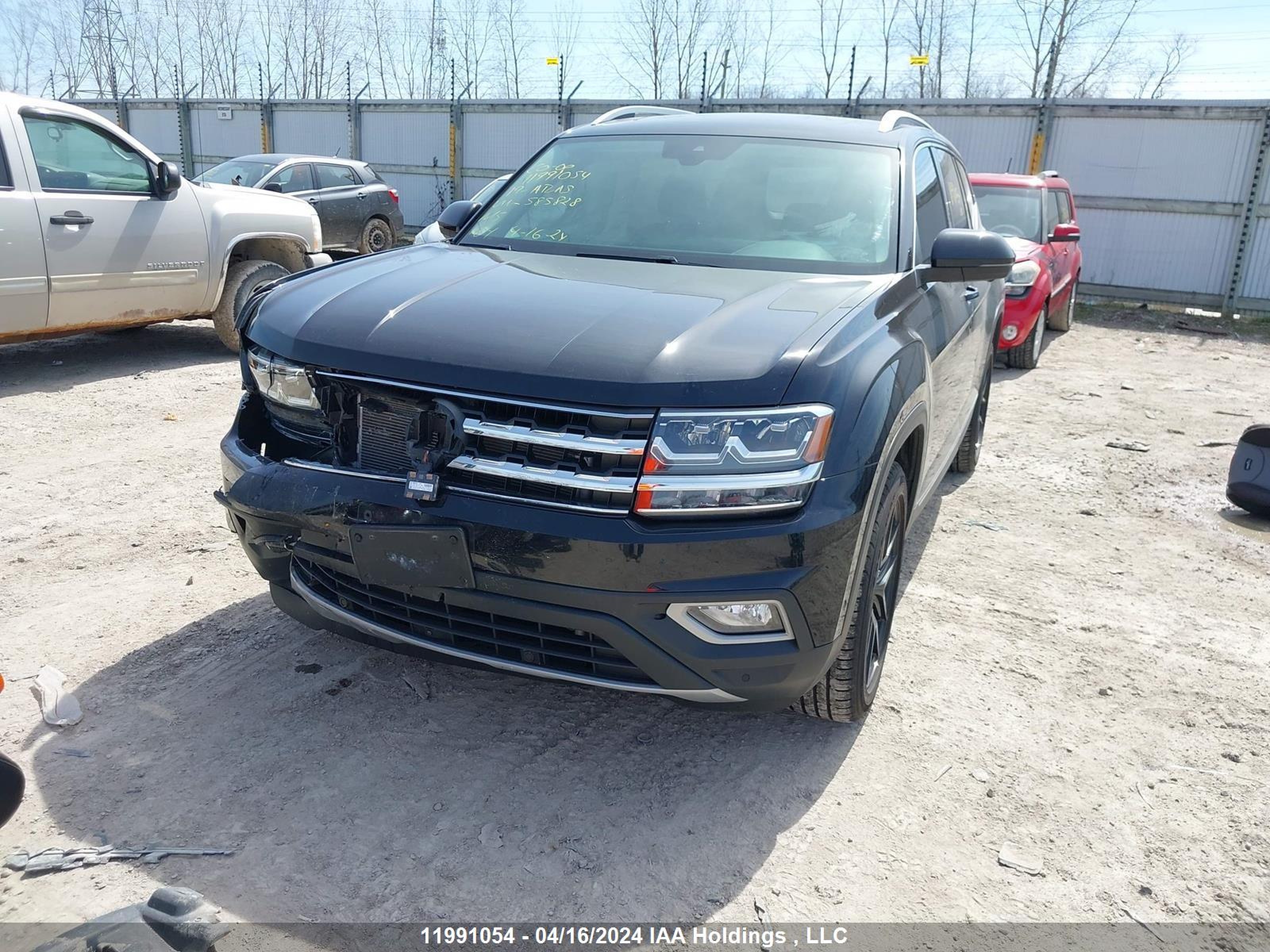 Photo 11 VIN: 1V2NR2CA1KC585828 - VOLKSWAGEN ATLAS 