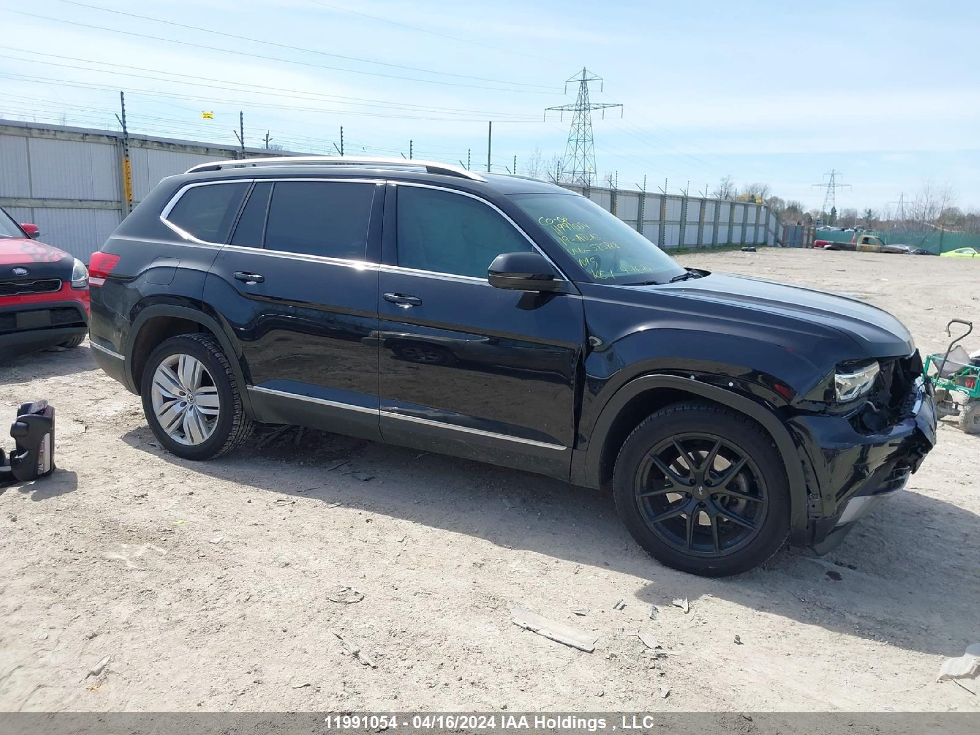 Photo 12 VIN: 1V2NR2CA1KC585828 - VOLKSWAGEN ATLAS 