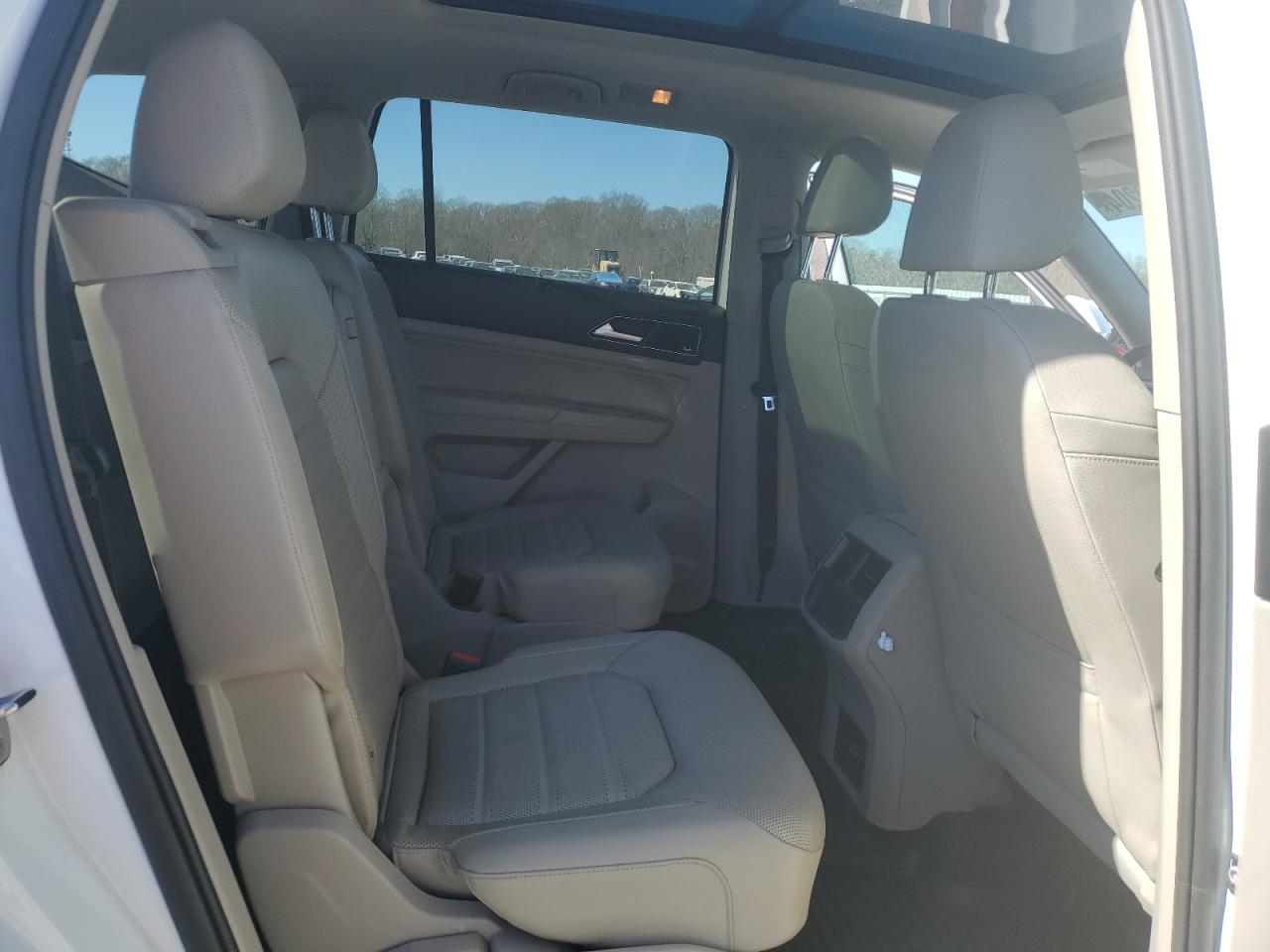 Photo 10 VIN: 1V2NR2CA1KC594397 - VOLKSWAGEN ATLAS 