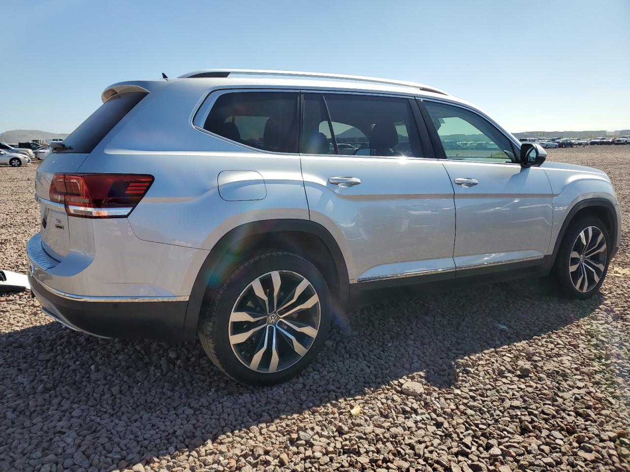 Photo 2 VIN: 1V2NR2CA2KC620196 - VOLKSWAGEN ATLAS 