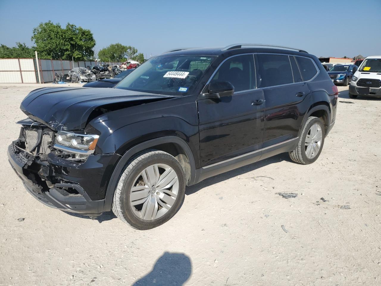 Photo 1 VIN: 1V2NR2CA3JC526701 - VOLKSWAGEN ATLAS 