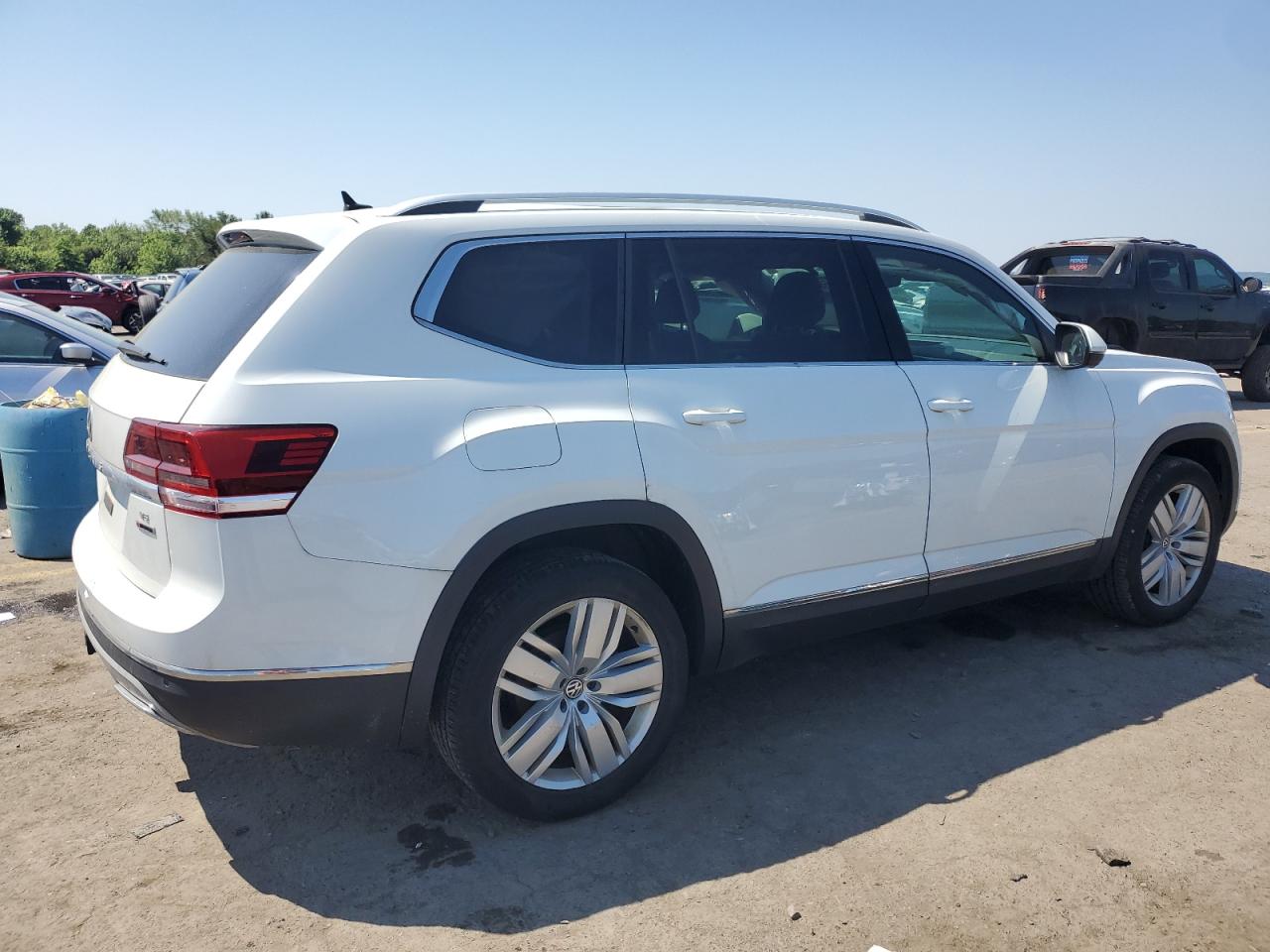 Photo 2 VIN: 1V2NR2CA5JC579206 - VOLKSWAGEN ATLAS 