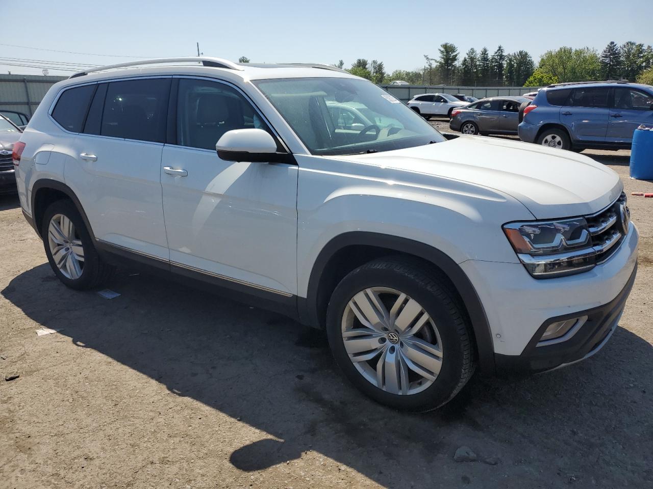 Photo 3 VIN: 1V2NR2CA5JC579206 - VOLKSWAGEN ATLAS 