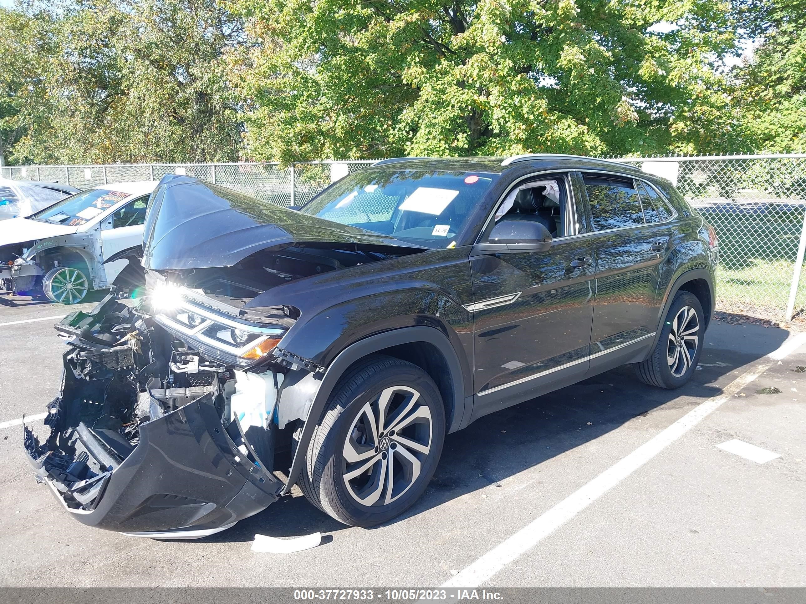 Photo 1 VIN: 1V2TE2CA7MC215893 - VOLKSWAGEN ATLAS CROSS SPORT 