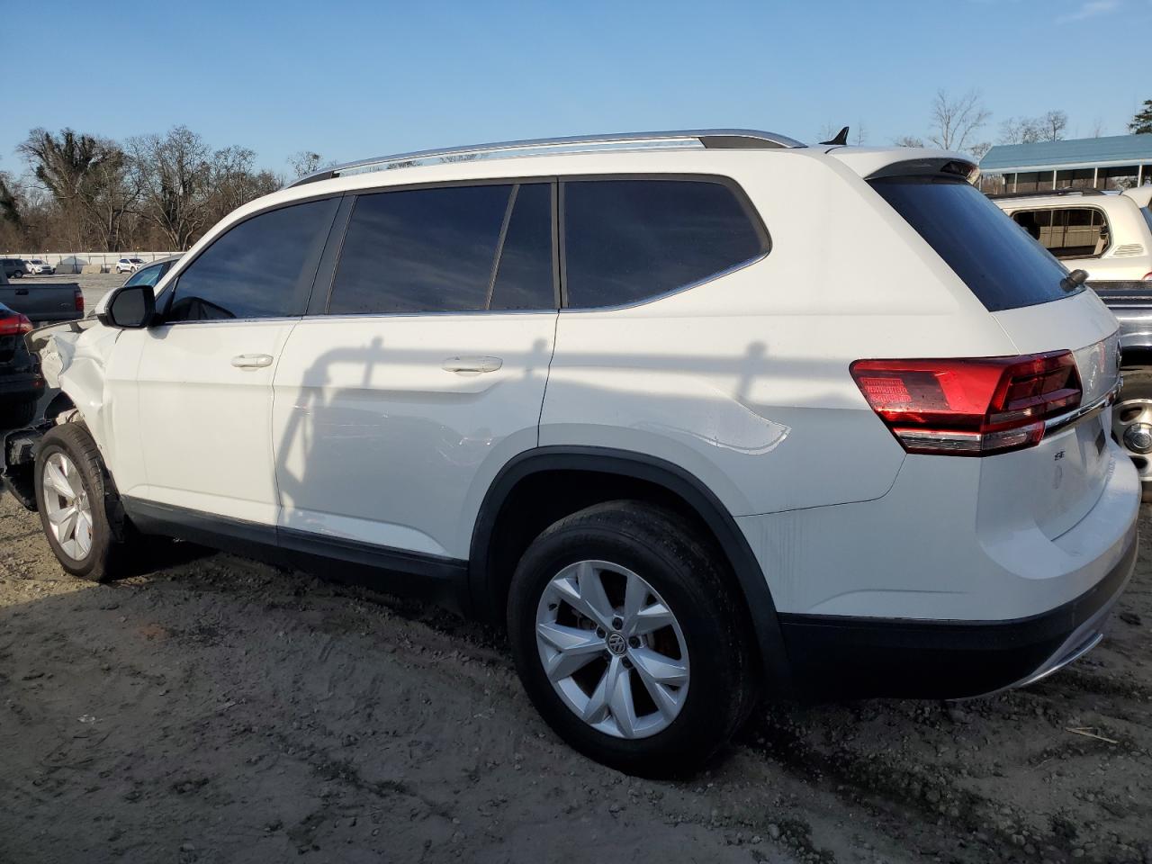 Photo 1 VIN: 1V2UR2CA3KC550459 - VOLKSWAGEN ATLAS 