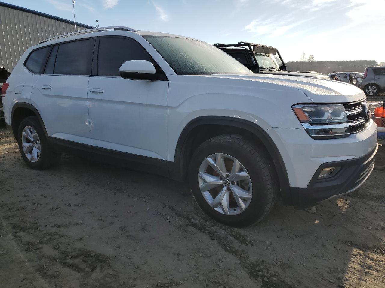 Photo 3 VIN: 1V2UR2CA3KC550459 - VOLKSWAGEN ATLAS 