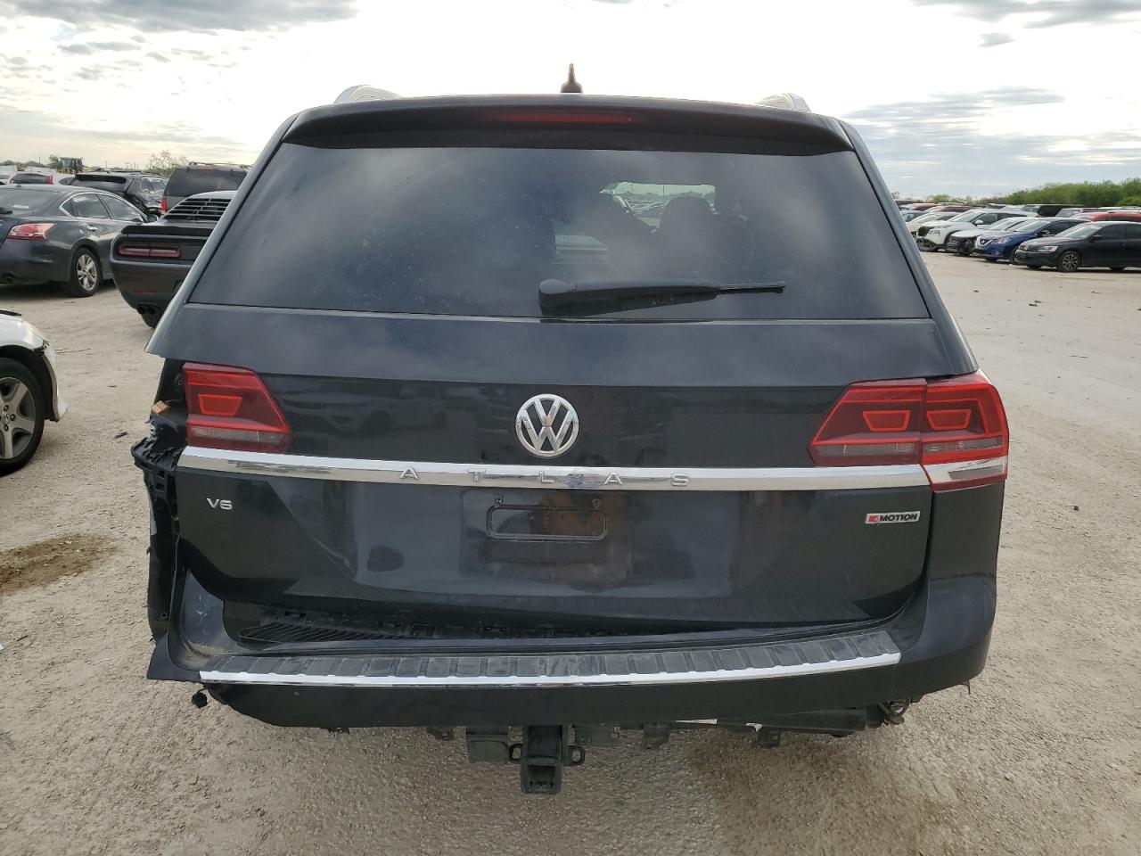 Photo 5 VIN: 1V2UR2CA6KC561536 - VOLKSWAGEN ATLAS 