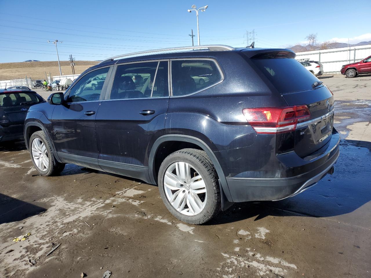 Photo 1 VIN: 1V2WR2CA3KC557341 - VOLKSWAGEN ATLAS 