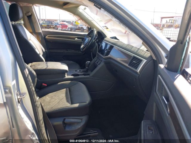 Photo 4 VIN: 1V2WR2CA4KC558921 - VOLKSWAGEN ATLAS 