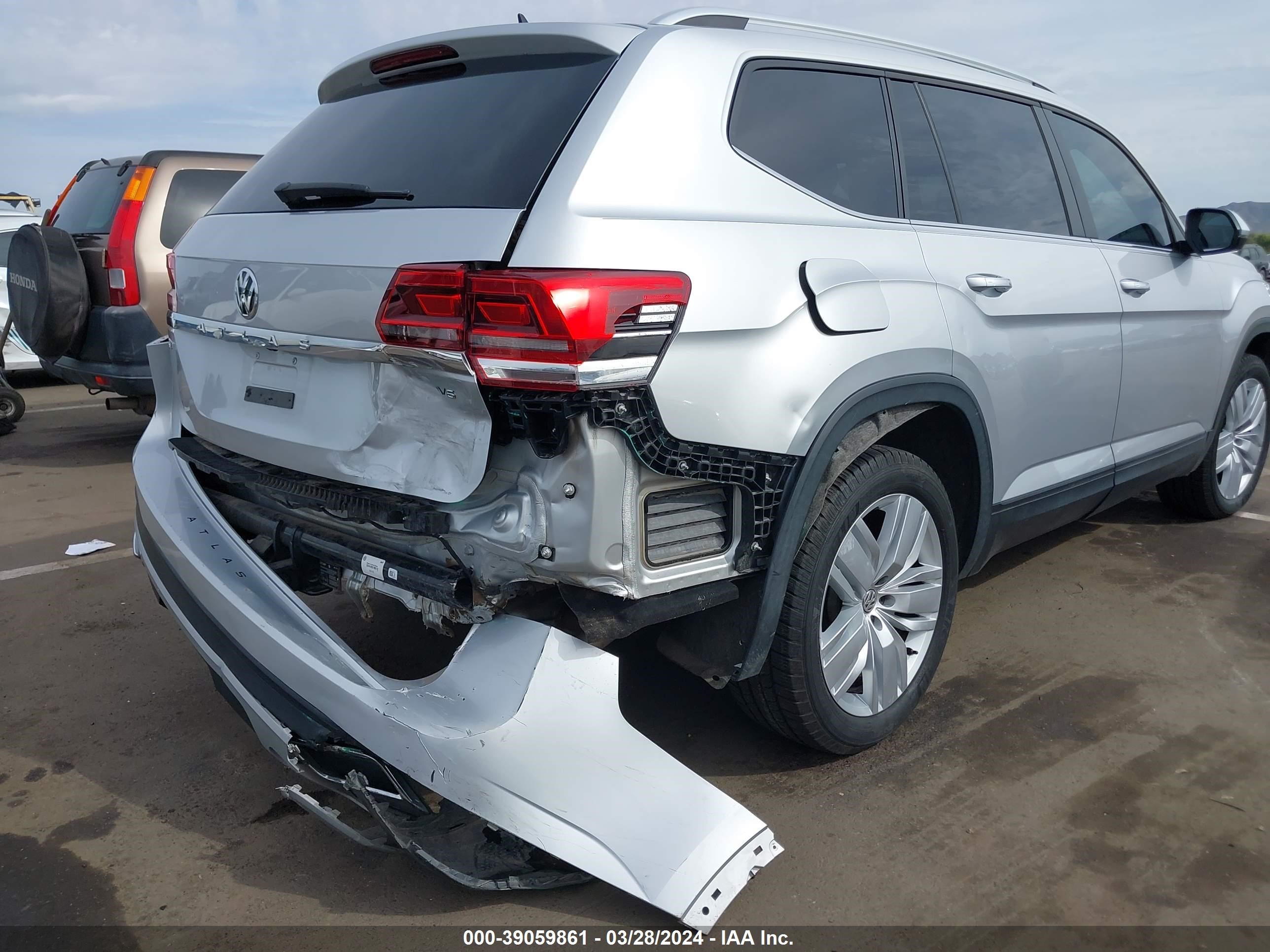 Photo 5 VIN: 1V2WR2CA7KC612468 - VOLKSWAGEN ATLAS 