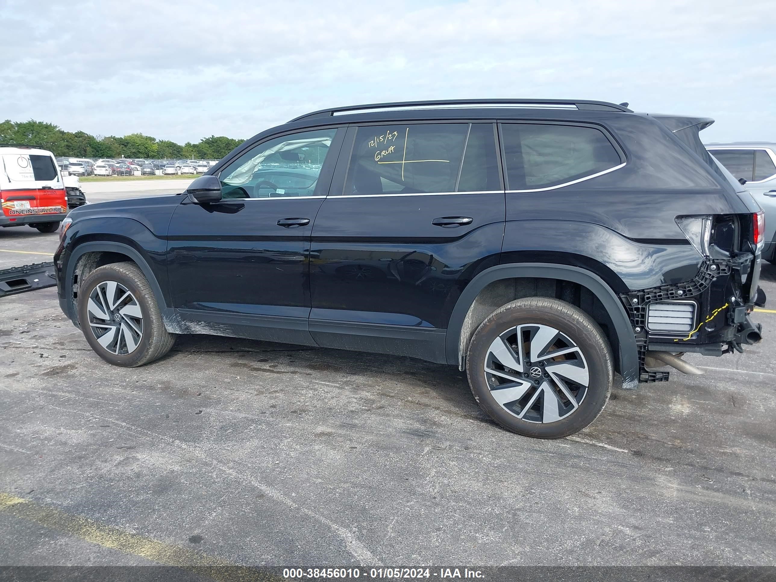 Photo 13 VIN: 1V2WR2CA7RC521453 - VOLKSWAGEN ATLAS 