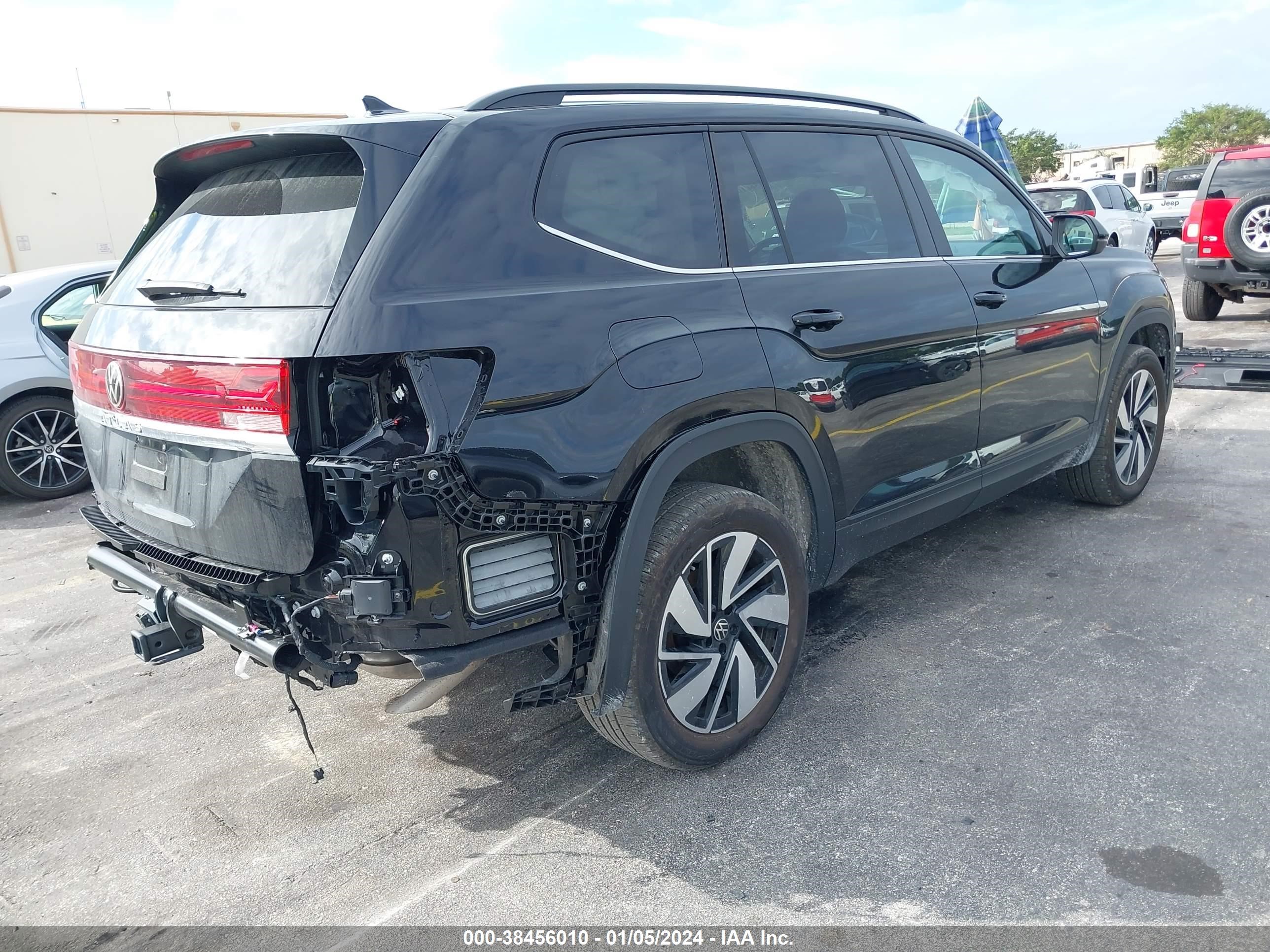 Photo 3 VIN: 1V2WR2CA7RC521453 - VOLKSWAGEN ATLAS 