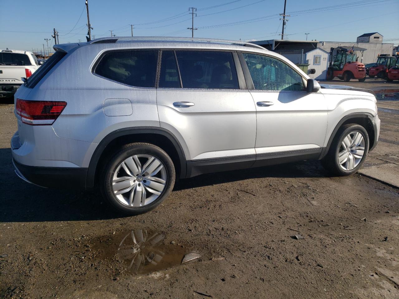 Photo 3 VIN: 1V2WR2CA8KC533407 - VOLKSWAGEN ATLAS 