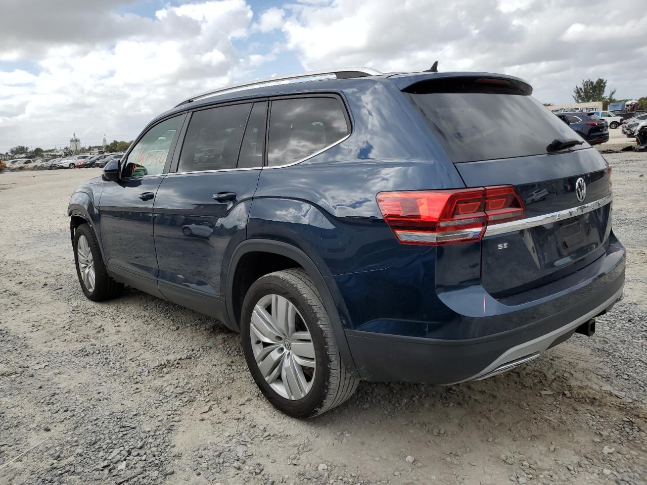 Photo 1 VIN: 1V2WR2CAXKC606485 - VOLKSWAGEN ATLAS 