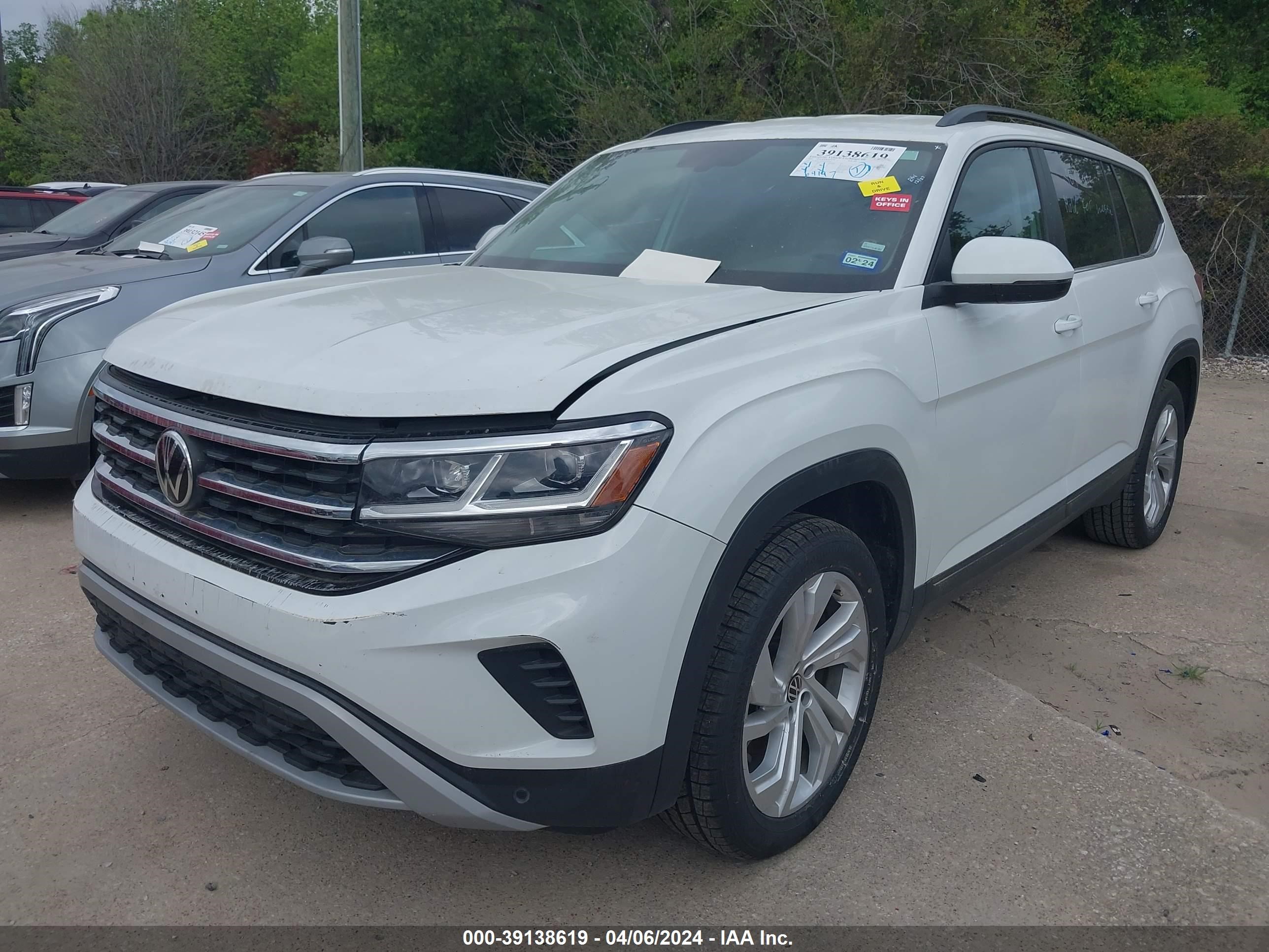 Photo 1 VIN: 1V2WR2CAXMC570347 - VOLKSWAGEN ATLAS 