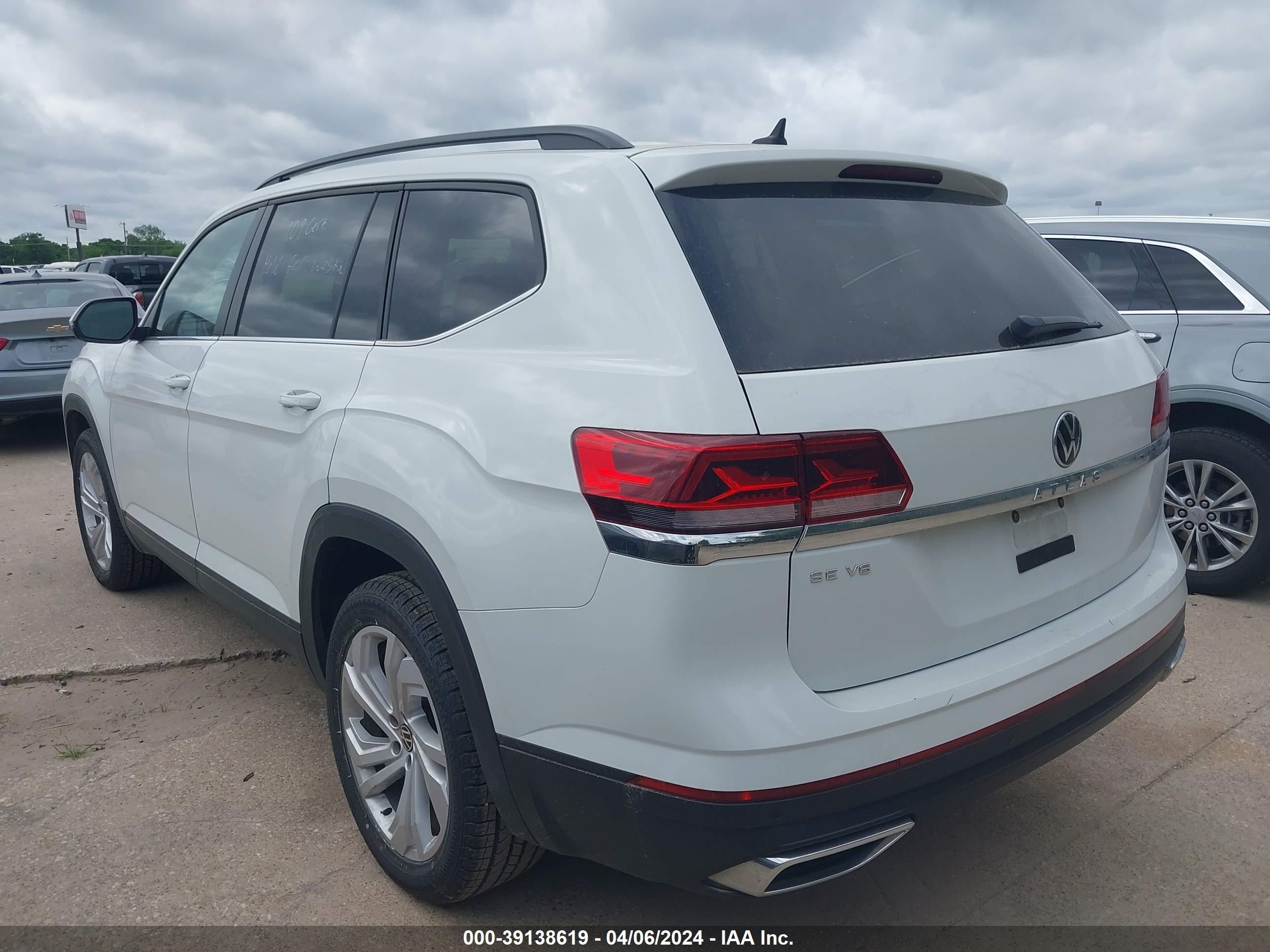 Photo 2 VIN: 1V2WR2CAXMC570347 - VOLKSWAGEN ATLAS 