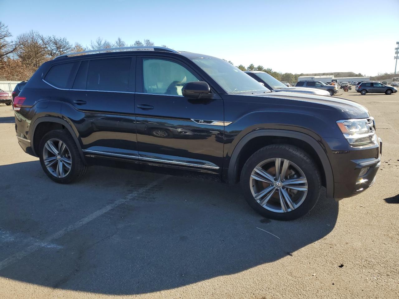 Photo 3 VIN: 1V2XR2CA0KC527055 - VOLKSWAGEN ATLAS 