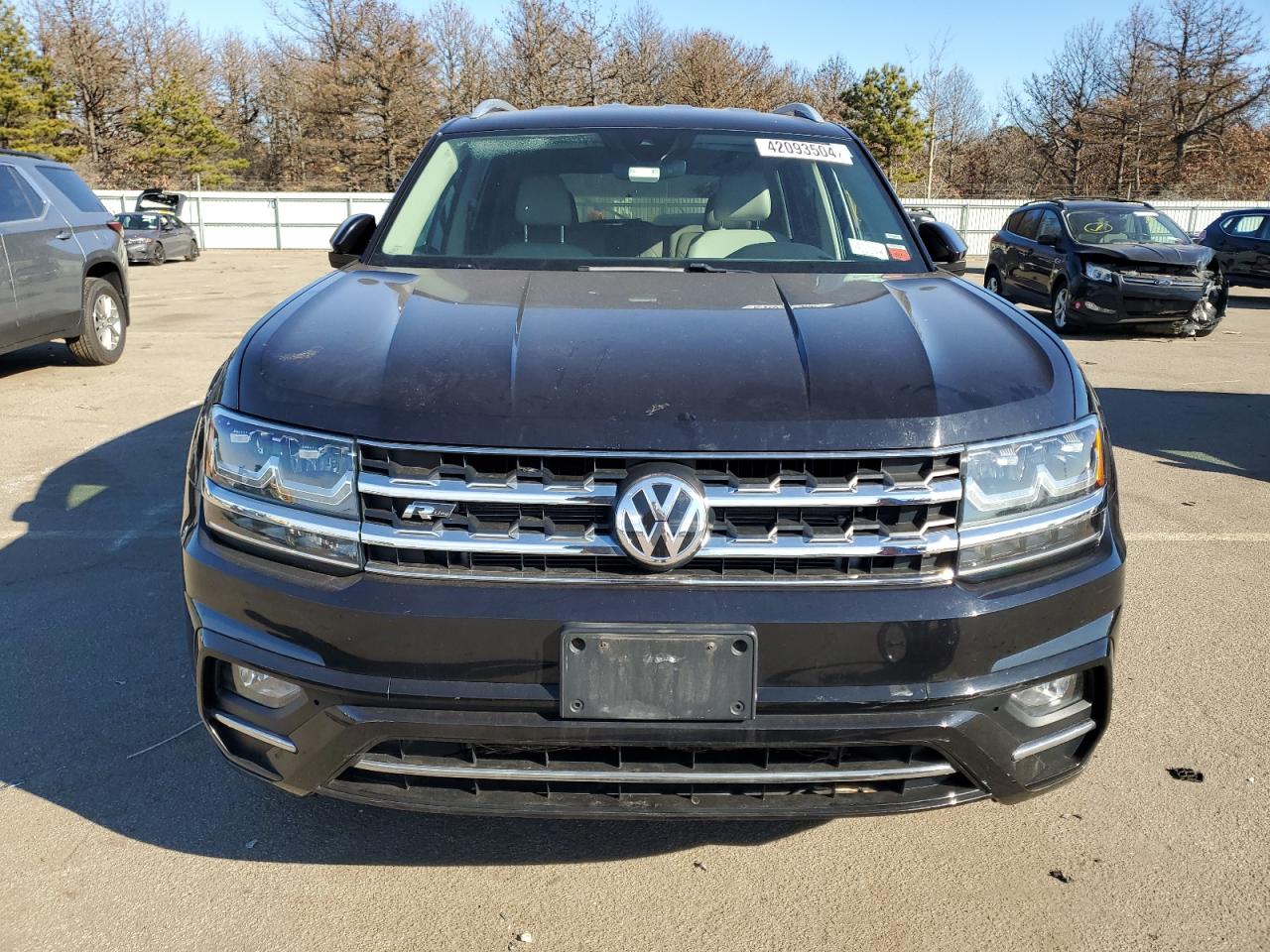 Photo 4 VIN: 1V2XR2CA0KC527055 - VOLKSWAGEN ATLAS 