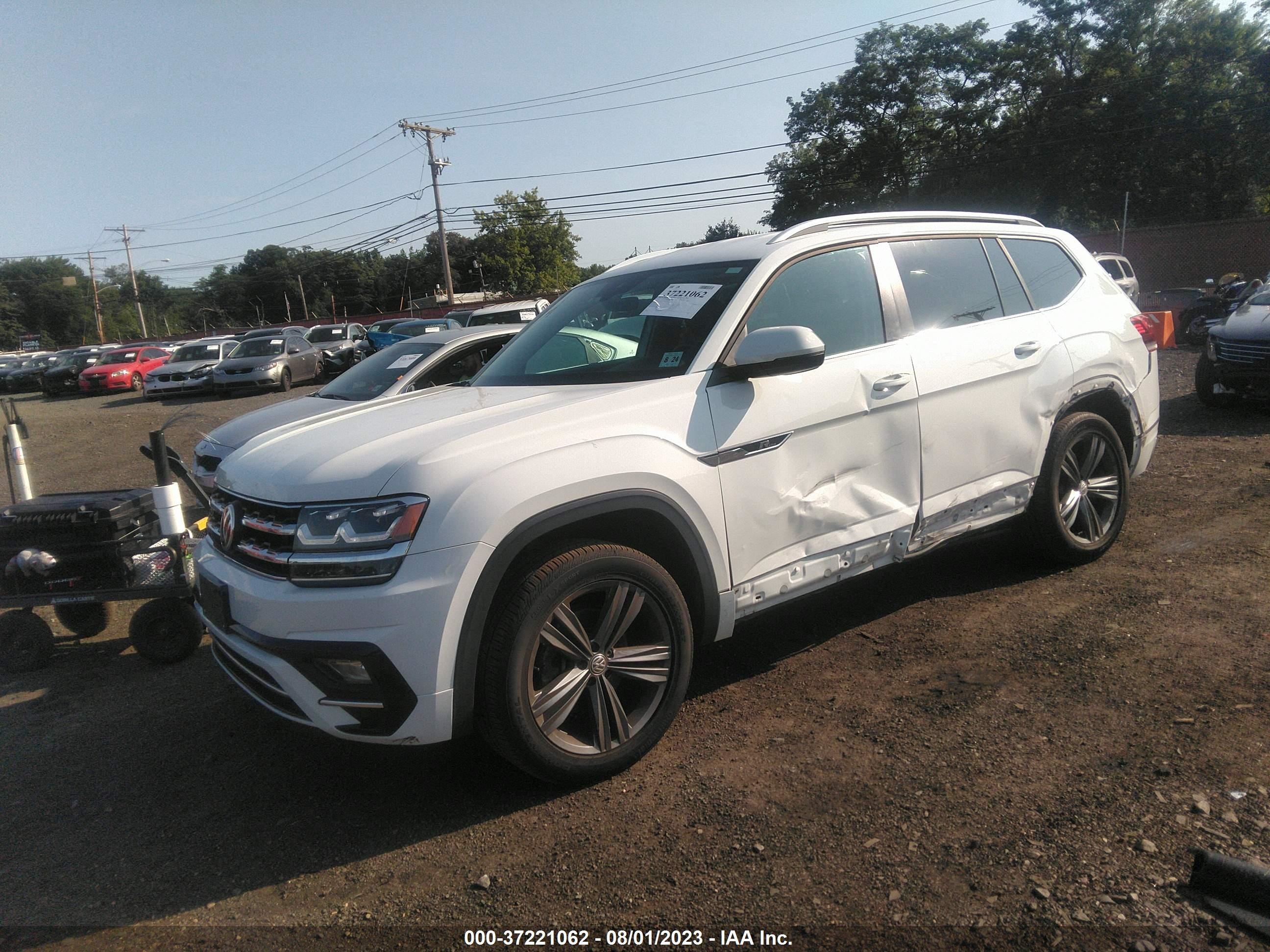 Photo 1 VIN: 1V2XR2CA3KC564956 - VOLKSWAGEN ATLAS 