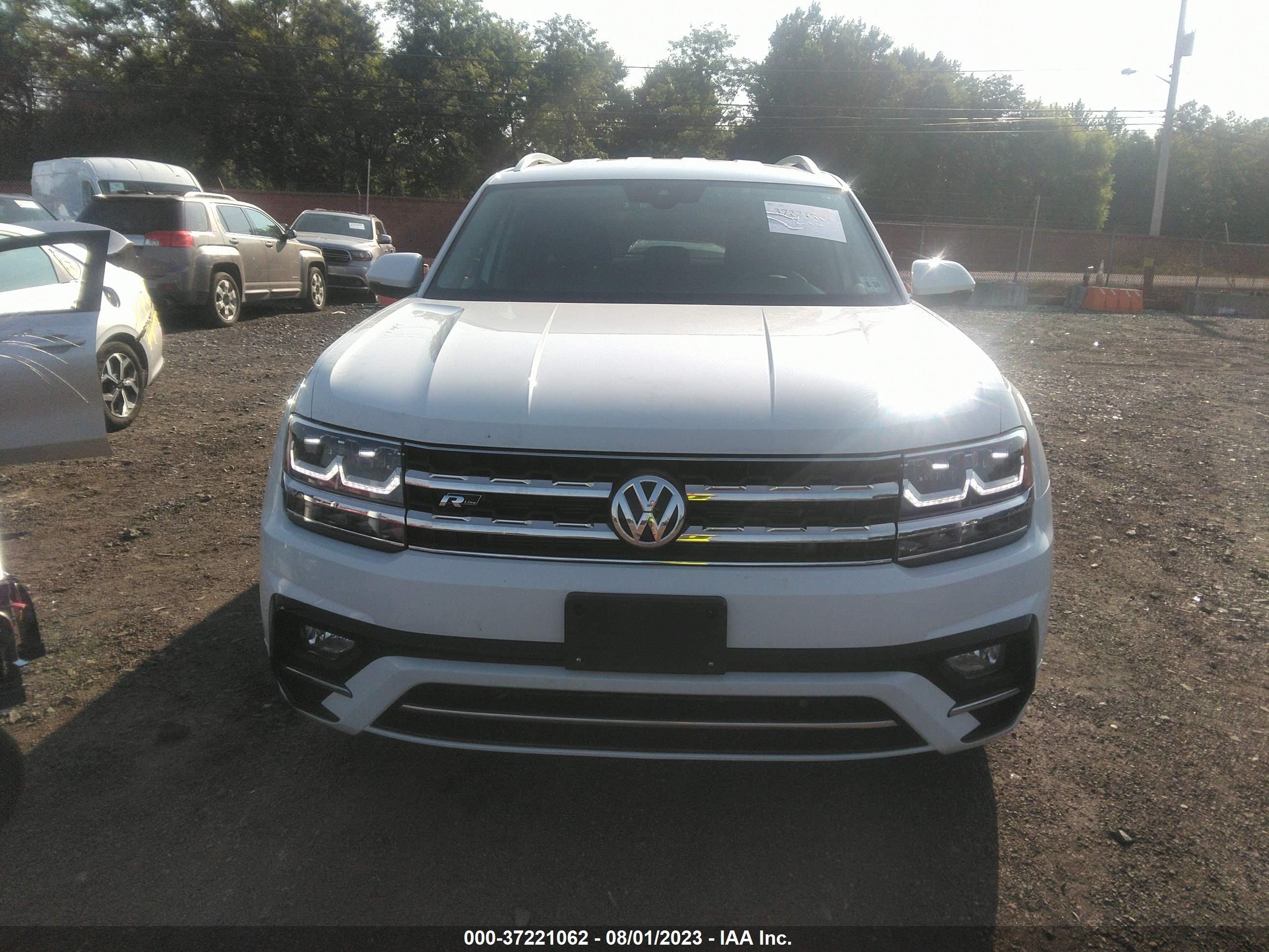 Photo 11 VIN: 1V2XR2CA3KC564956 - VOLKSWAGEN ATLAS 