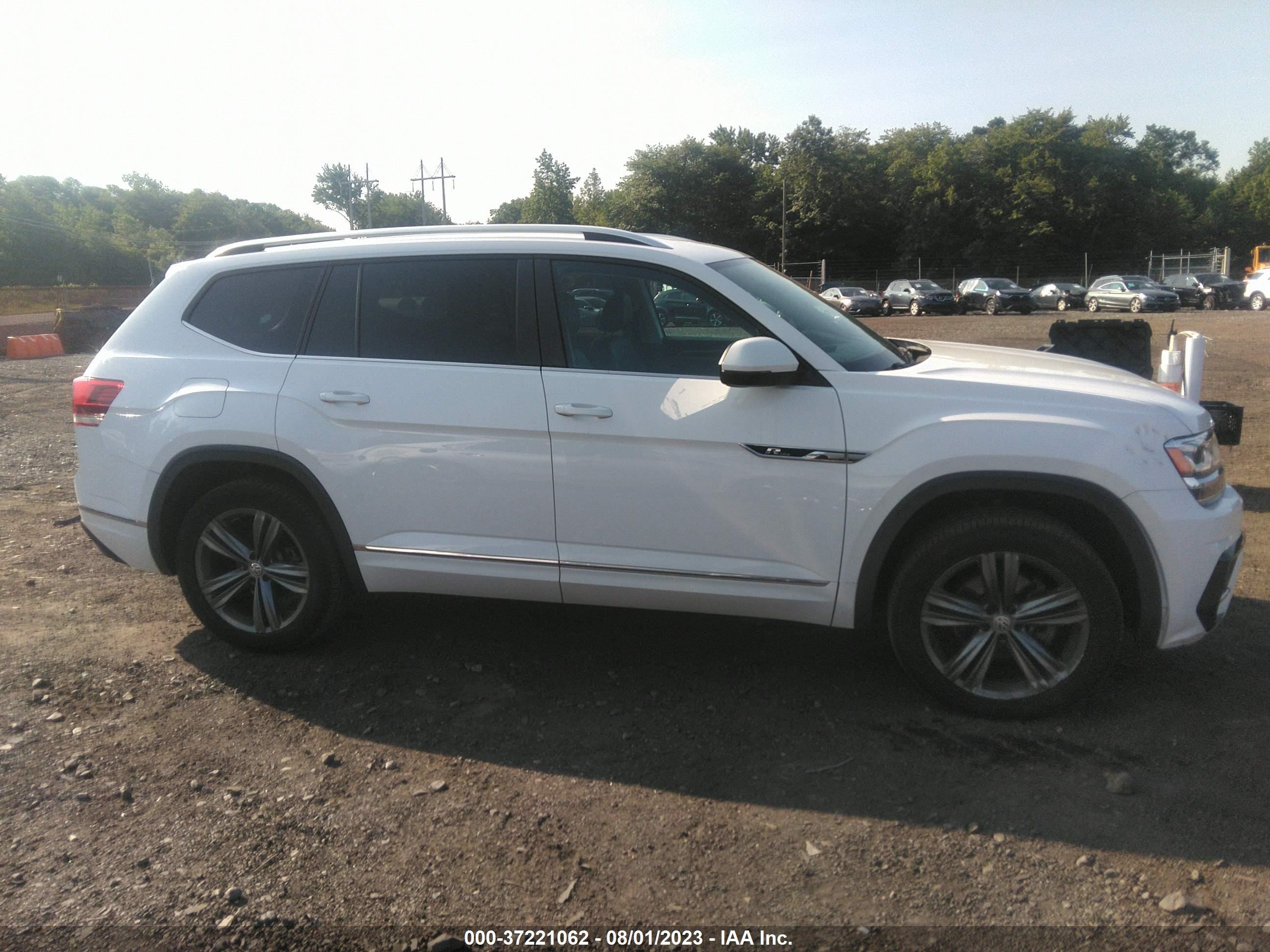 Photo 12 VIN: 1V2XR2CA3KC564956 - VOLKSWAGEN ATLAS 