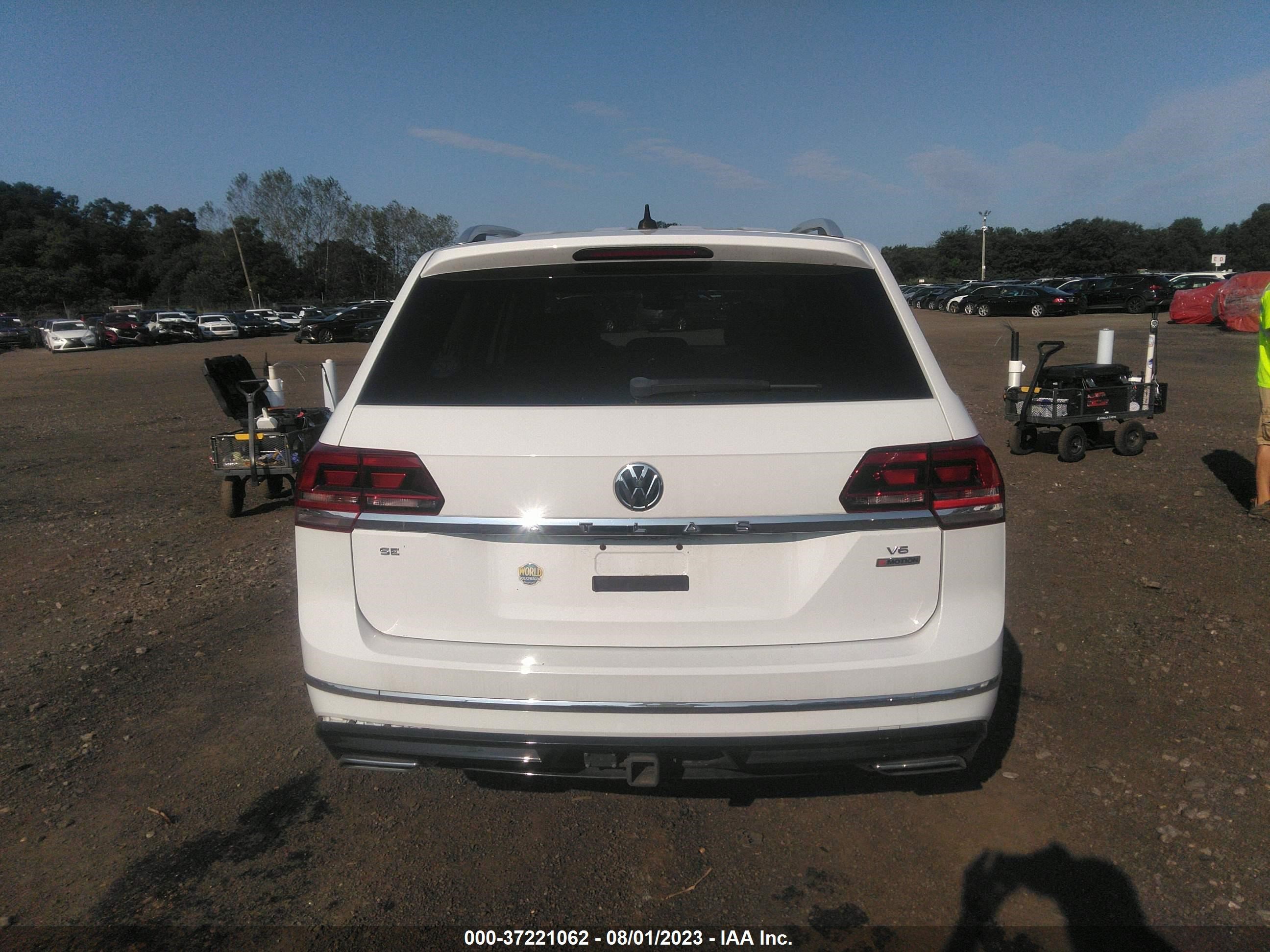 Photo 15 VIN: 1V2XR2CA3KC564956 - VOLKSWAGEN ATLAS 