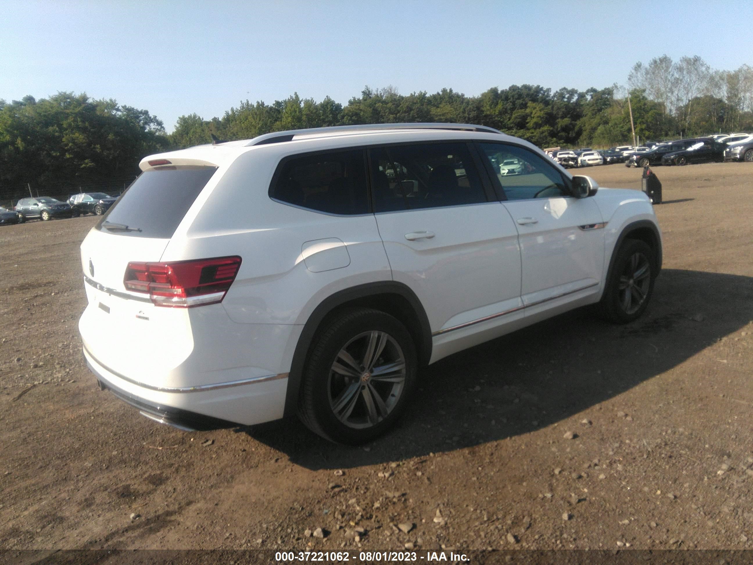 Photo 3 VIN: 1V2XR2CA3KC564956 - VOLKSWAGEN ATLAS 