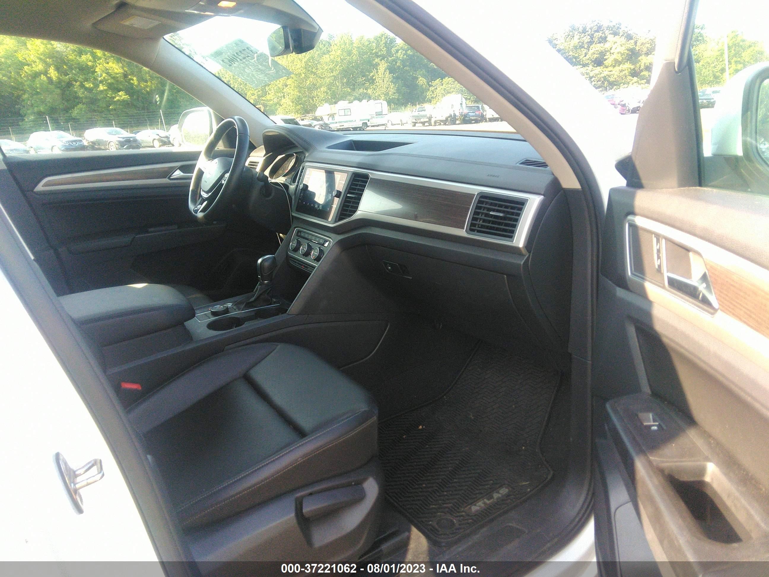 Photo 4 VIN: 1V2XR2CA3KC564956 - VOLKSWAGEN ATLAS 