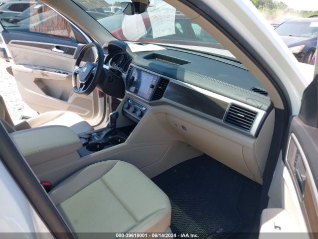 Photo 4 VIN: 1V2YR2CA4KC580457 - VOLKSWAGEN ATLAS 