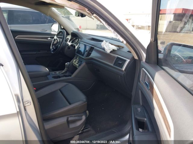 Photo 4 VIN: 1V2YR2CA5KC508800 - VOLKSWAGEN ATLAS 