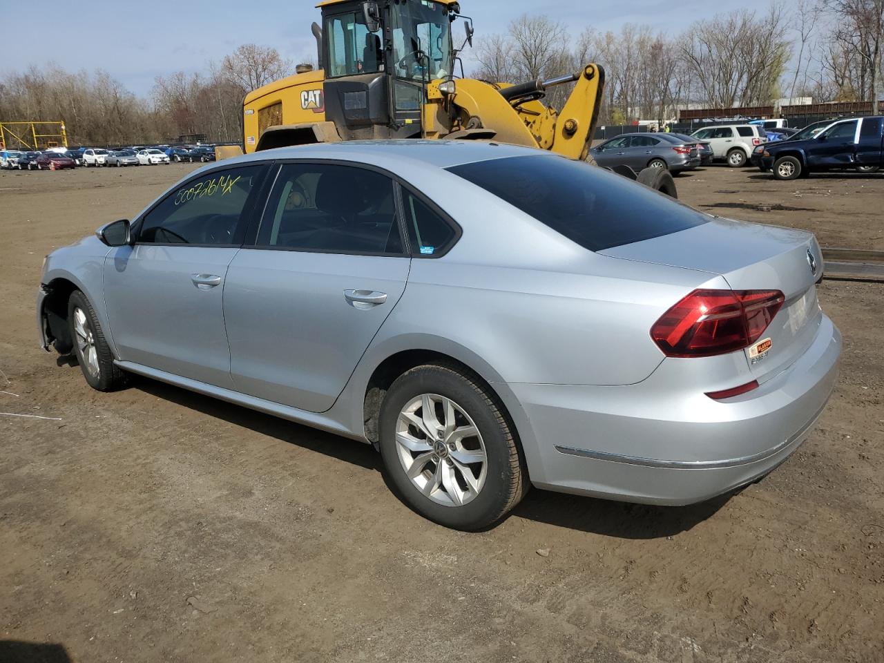 Photo 1 VIN: 1VWAA7A30JC042619 - VOLKSWAGEN PASSAT 