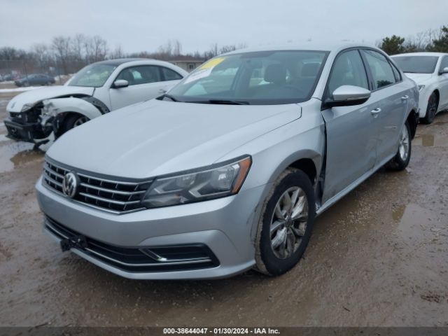 Photo 1 VIN: 1VWAA7A31JC018166 - VOLKSWAGEN PASSAT 