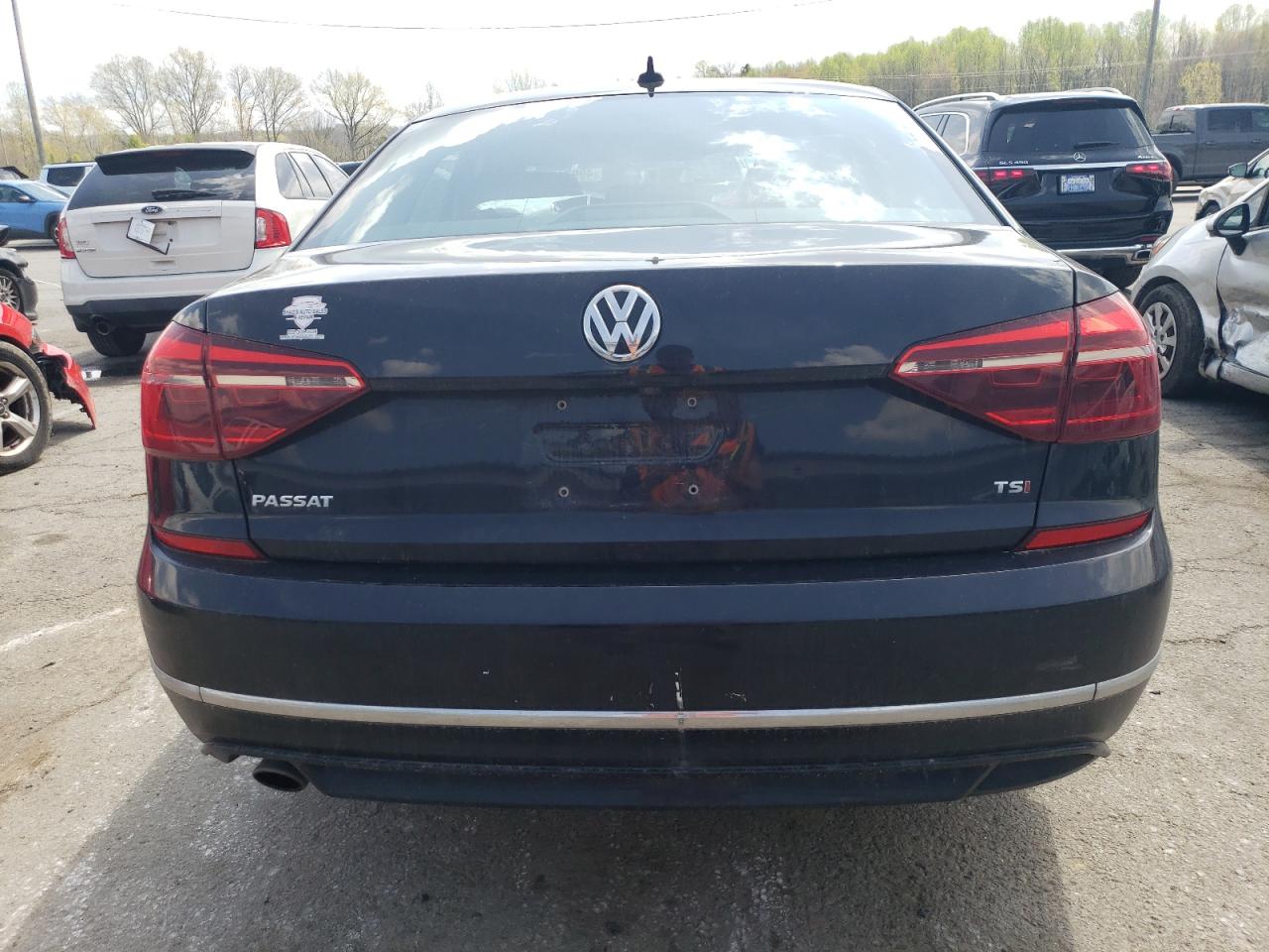 Photo 5 VIN: 1VWAA7A31JC033671 - VOLKSWAGEN PASSAT 