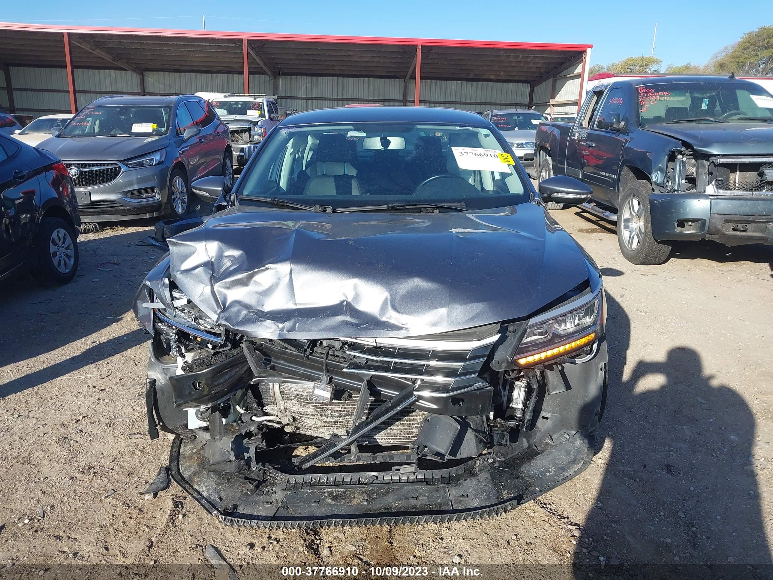 Photo 11 VIN: 1VWAA7A32JC013655 - VOLKSWAGEN PASSAT 