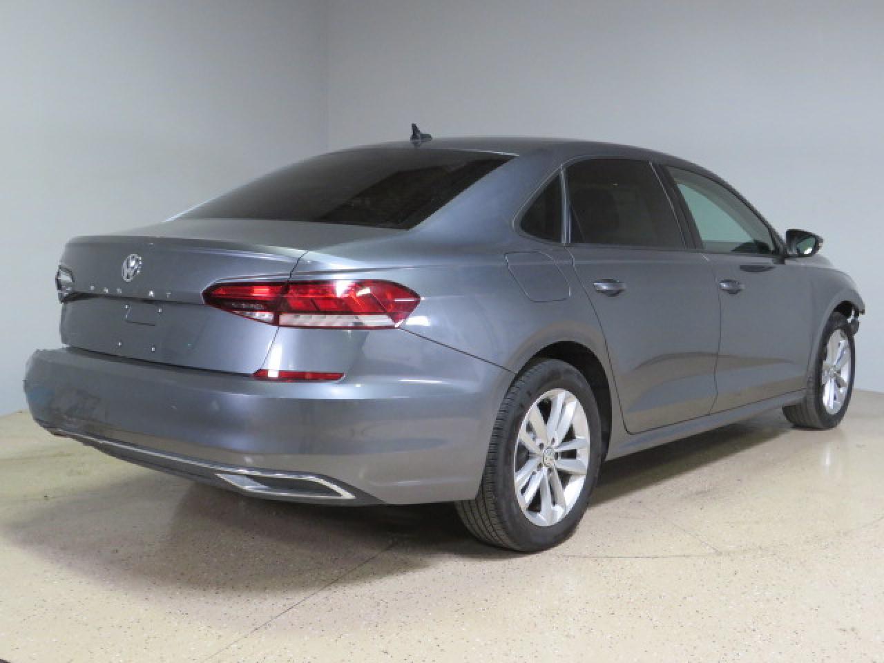 Photo 3 VIN: 1VWAA7A32MC011537 - VOLKSWAGEN PASSAT 