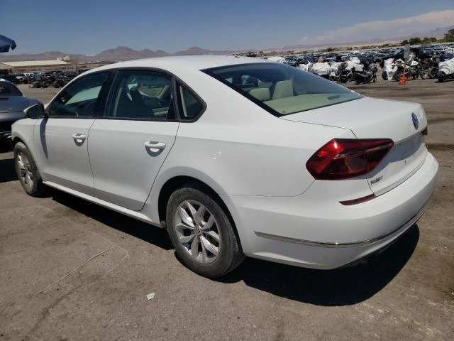 Photo 1 VIN: 1VWAA7A35JC051140 - VOLKSWAGEN PASSAT 