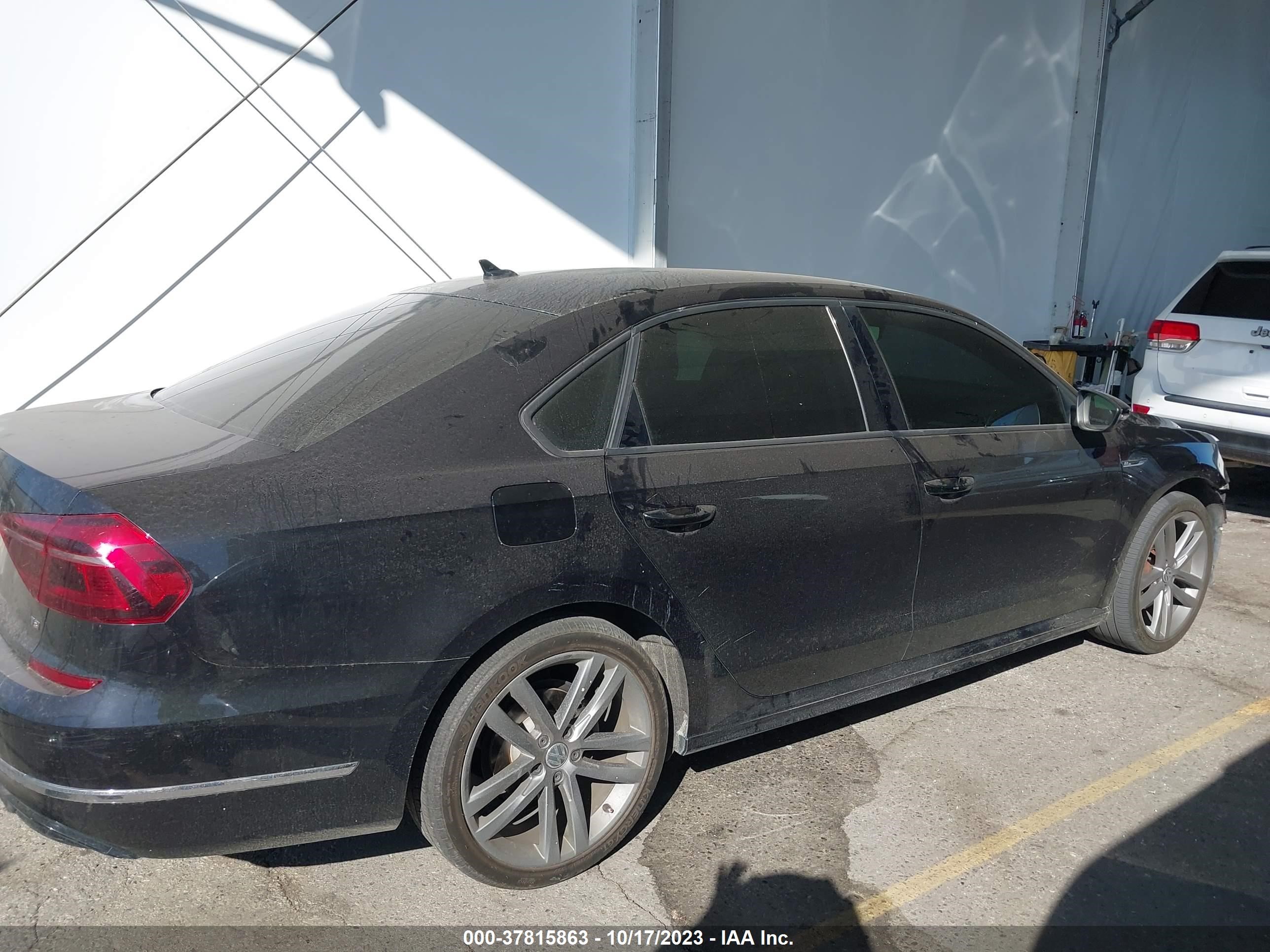 Photo 13 VIN: 1VWAA7A37JC050331 - VOLKSWAGEN PASSAT 