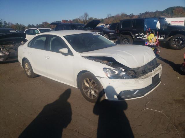 Photo 3 VIN: 1VWAA7A38JC005043 - VOLKSWAGEN PASSAT S 