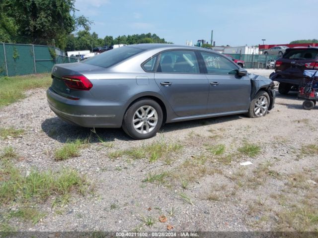 Photo 3 VIN: 1VWAA7A38JC026300 - VOLKSWAGEN PASSAT 