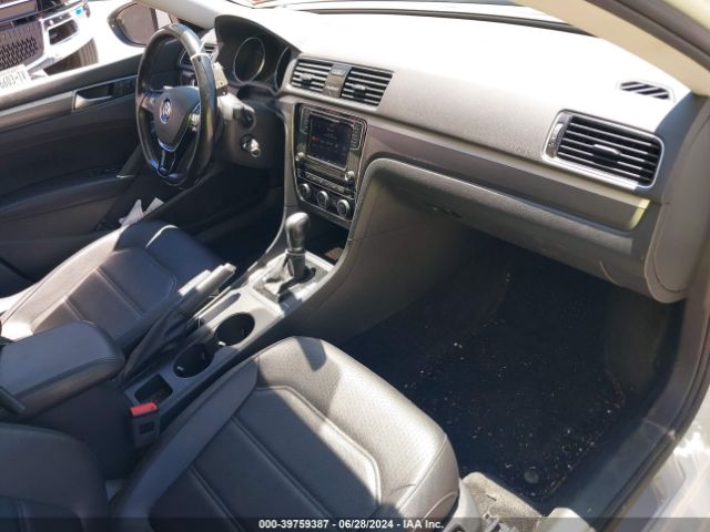 Photo 4 VIN: 1VWAA7A38JC043386 - VOLKSWAGEN PASSAT 