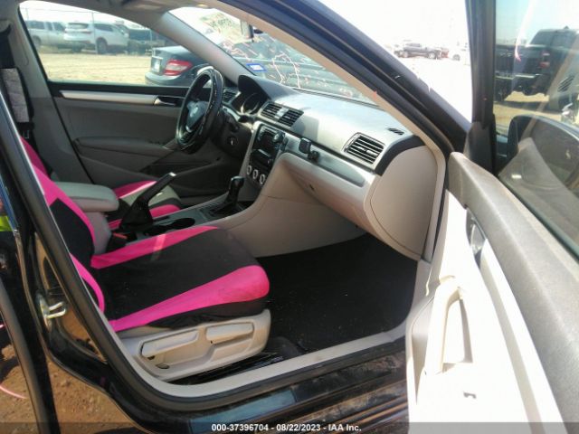 Photo 4 VIN: 1VWAA7A38JC043694 - VOLKSWAGEN PASSAT 