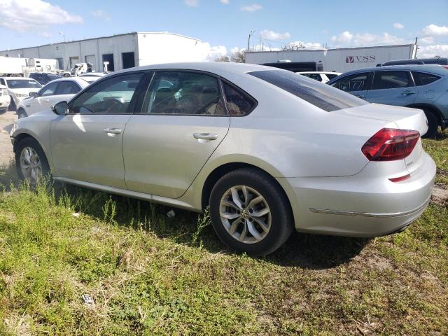 Photo 1 VIN: 1VWAA7A3XJC009207 - VOLKSWAGEN PASSAT S 