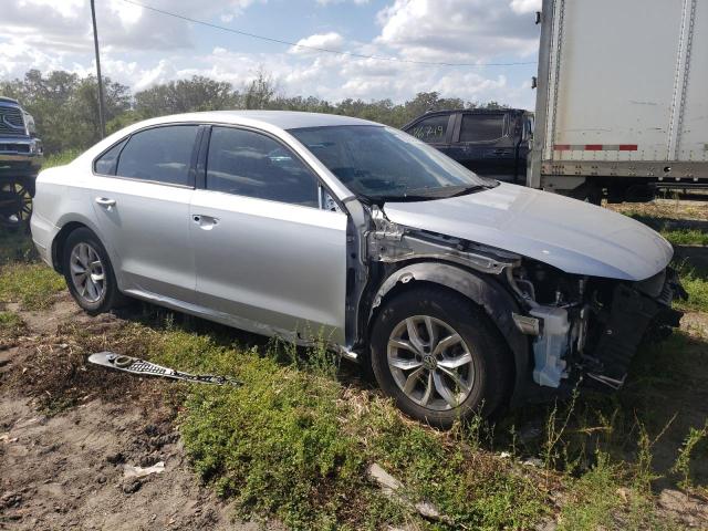 Photo 3 VIN: 1VWAA7A3XJC009207 - VOLKSWAGEN PASSAT S 