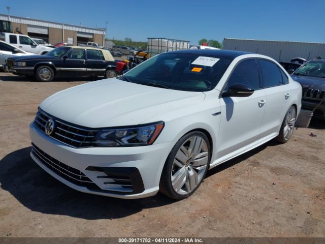 Photo 1 VIN: 1VWAA7A3XJC014360 - VOLKSWAGEN PASSAT 