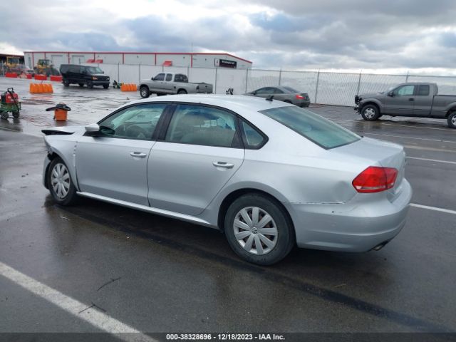 Photo 2 VIN: 1VWAH7A31DC151137 - VOLKSWAGEN PASSAT 