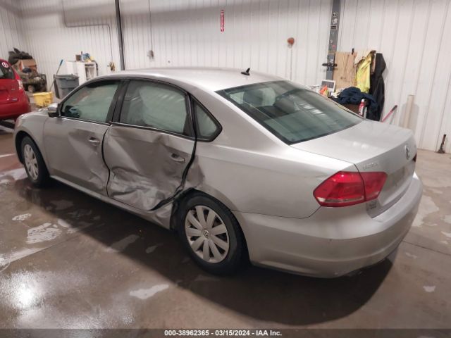 Photo 2 VIN: 1VWAH7A32DC137523 - VOLKSWAGEN PASSAT 