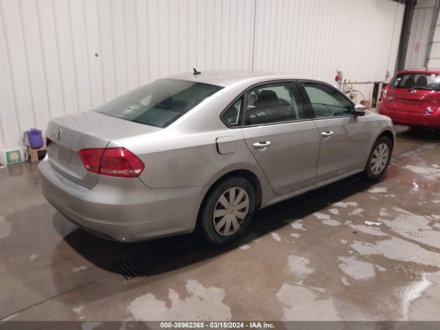 Photo 3 VIN: 1VWAH7A32DC137523 - VOLKSWAGEN PASSAT 