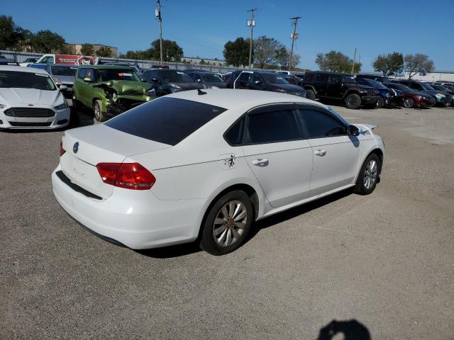 Photo 2 VIN: 1VWAH7A33EC010796 - VOLKSWAGEN PASSAT 