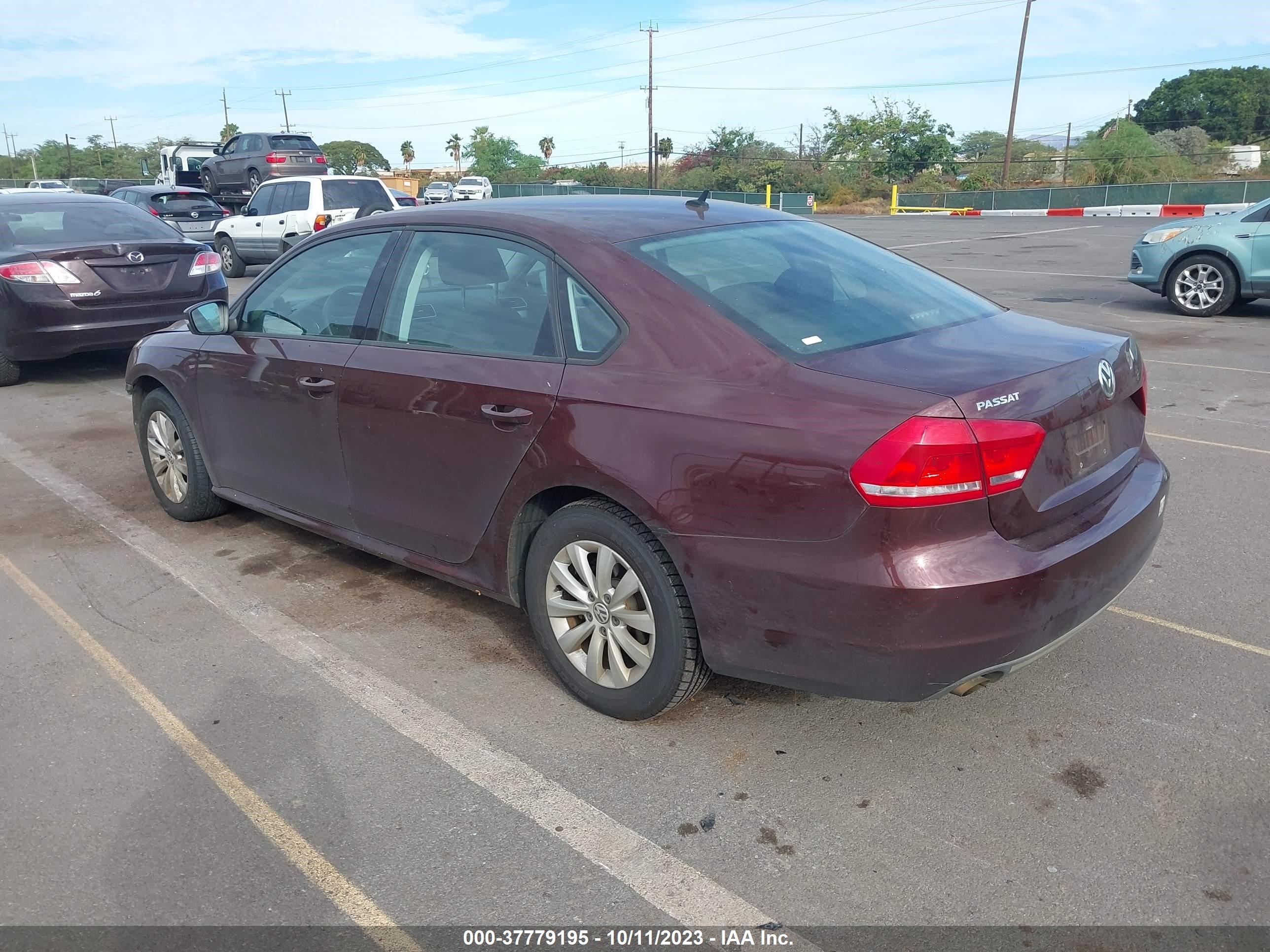 Photo 2 VIN: 1VWAH7A35CC080121 - VOLKSWAGEN PASSAT 